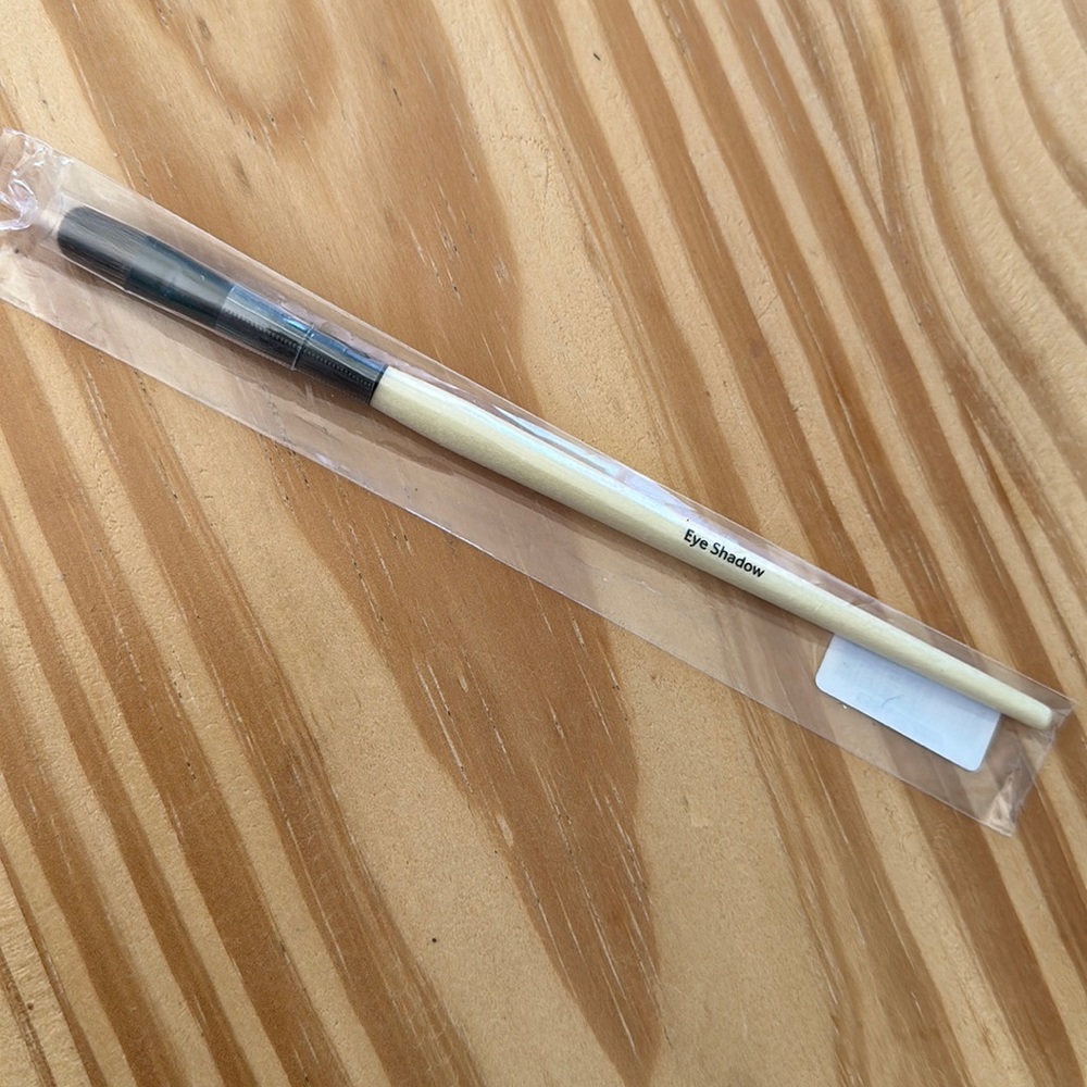 Bobbi Brown Eye Shadow Brush